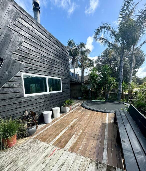 Electric Waihi Beach House - Family & Dog Friendly, Close To Beach, Pool Table, Outdoor Fire Room, Skate Ramp Bowentown Dış mekan fotoğraf