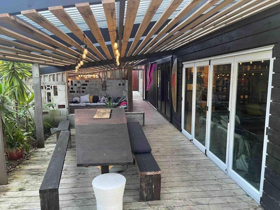 Electric Waihi Beach House - Family & Dog Friendly, Close To Beach, Pool Table, Outdoor Fire Room, Skate Ramp Bowentown Dış mekan fotoğraf